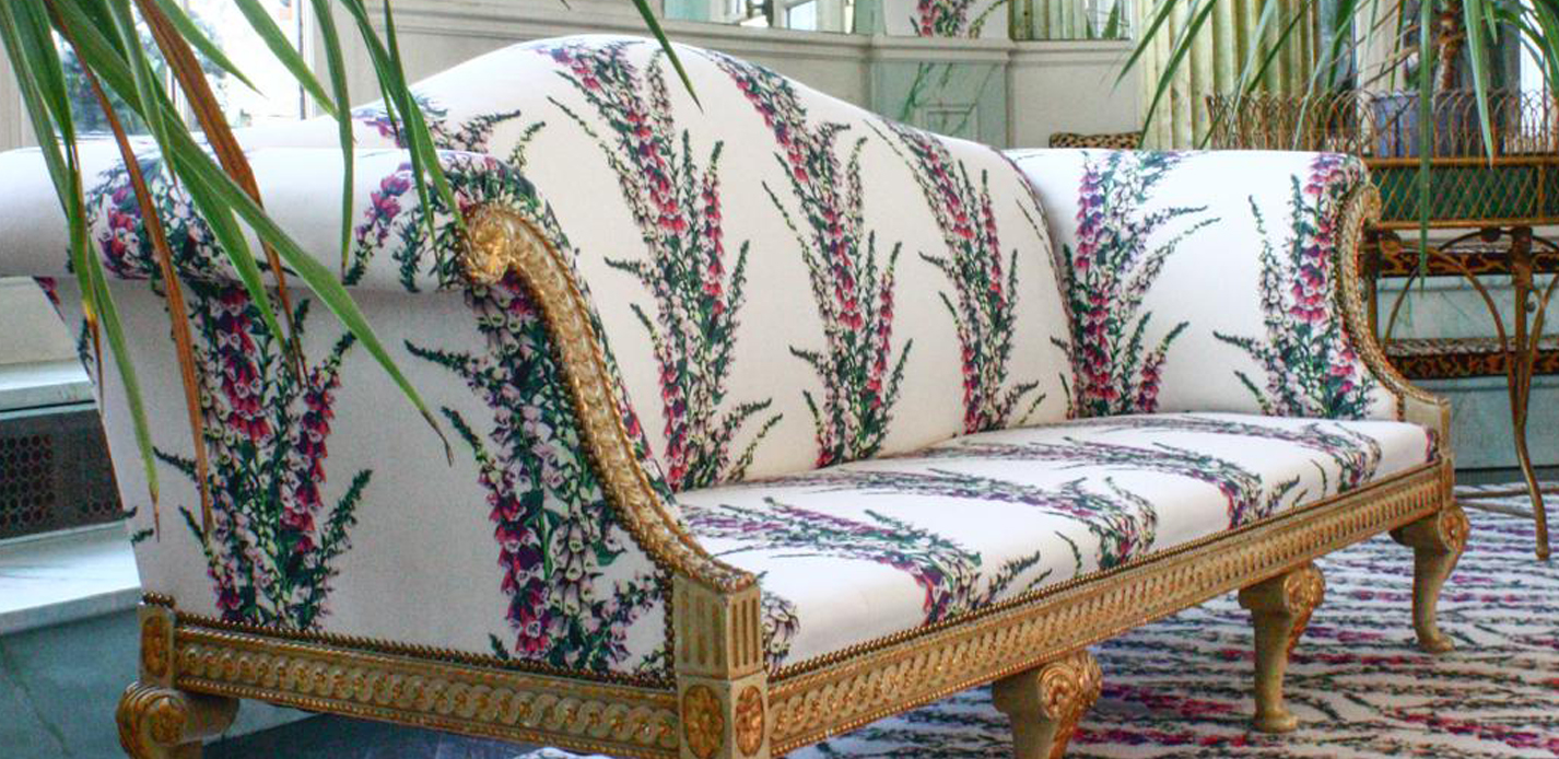 image d'accueil site : un exemple de décoration d'intérieur avec des tissus, des velours et des rideaux d'Edmond-Petit